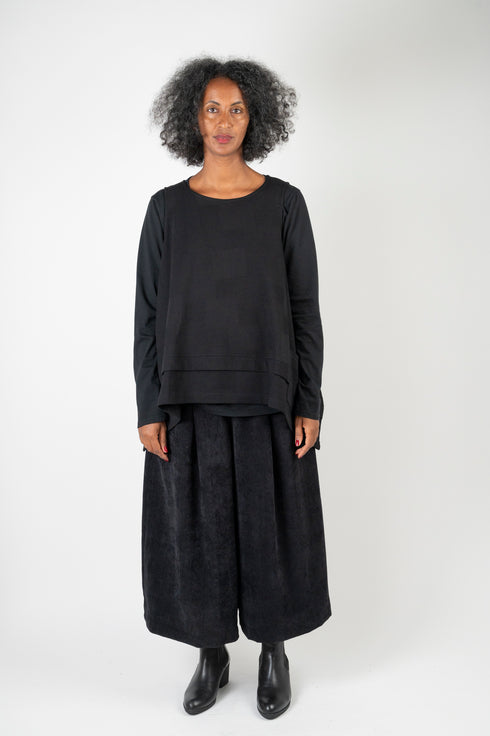 Knitted vest with geometric pattern